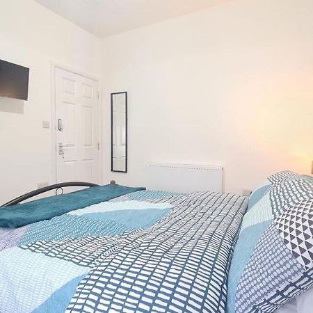 Spacious Room In Manor Park Londres Extérieur photo